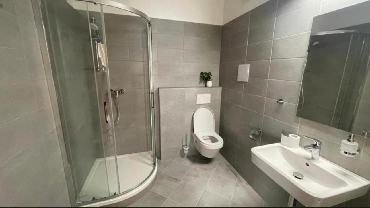 Pension De Lux Koenigsbrunn Luaran gambar
